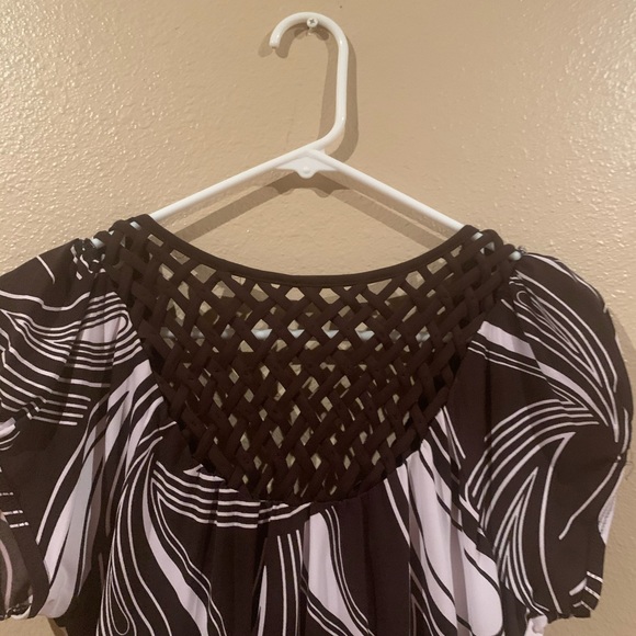 Top - Picture 2 of 2